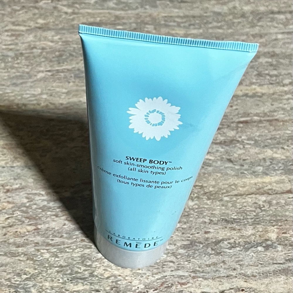 New Laboratoire Remede Sweep Body soft skin-smoothing polish